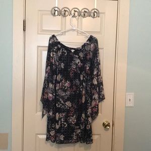 Dress with flowing sleeves size XL